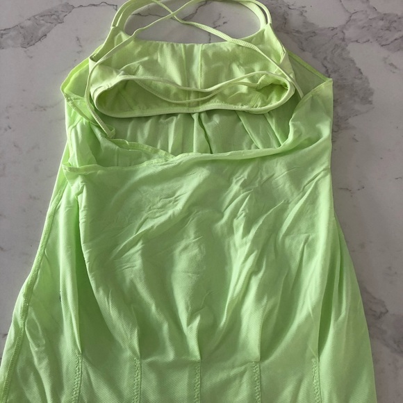 Lululemon workout top - Picture 2 of 2